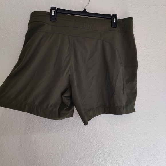 🥀3/$20 Athletic shorts in forest green XL - Picture 6 of 9